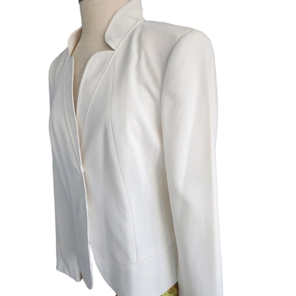 Zara Of White Fitted Style Blazer - Picture 4 of 10